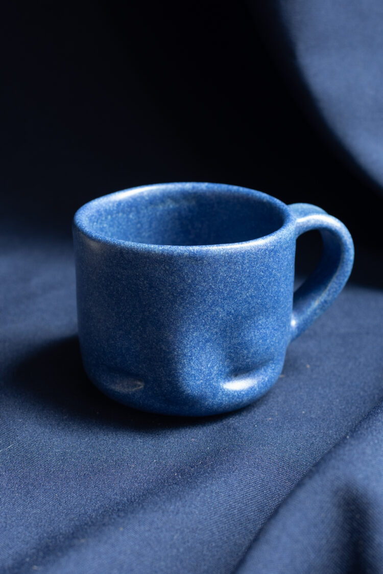 Espressokopje donkerblauw mat glazuur